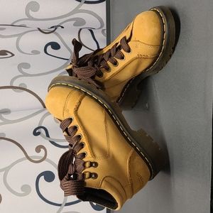 Dr Marten Boots